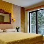 Magnat Hotel *